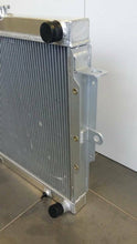 Load image into Gallery viewer, Aluminum radiator +FAN for Toyota Landcruiser 75 Series 2H Diesel Radiator HJ75