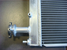 Load image into Gallery viewer, 2 core 1995-2004 aluminum RADIATOR TOYOTA Hiace SBV 96 97 98 99 00 01 02 03 04