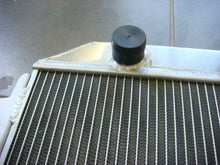 Load image into Gallery viewer, Radiator&Shroud&Fan HOLDEN Kingswood HQ HJ HX HZ V8 308 253 350 Chev eng MT