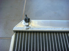 Load image into Gallery viewer, 2 core 1995-2004 aluminum RADIATOR TOYOTA Hiace SBV 96 97 98 99 00 01 02 03 04