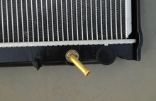 Load image into Gallery viewer, Radiator For Toyota Landcruiser Prado RZJ95 VZJ95R Petrol 96-5/03 3.4L AT/MT
